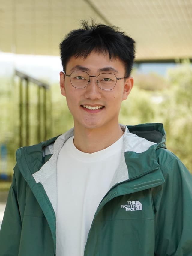 Junheng (Elbert) Qian portrait